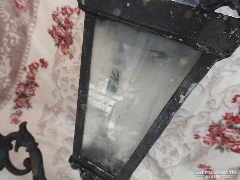 Antik temetői  halottas hintó lámpa