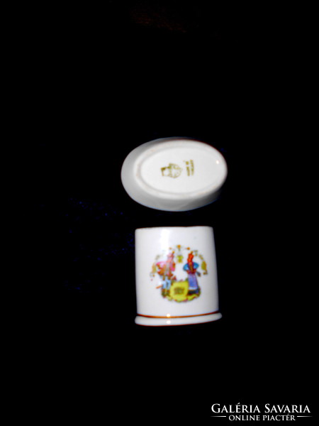 2 db Zsolnay  porcelán: cigaretta tartó+ tálka --az ár a 2 db-ra értendő