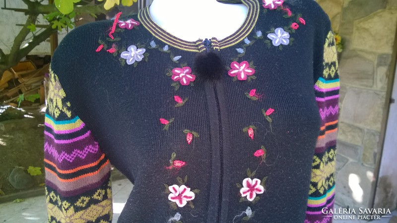 Norwegian effect-quality embroidered cardigan-sweater, warm, soft size 38