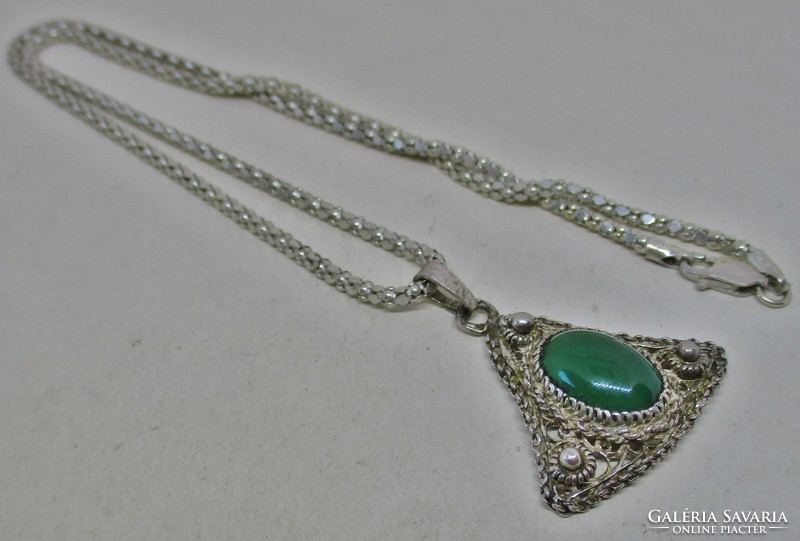 Amazing silver necklace with green glass stone pendant
