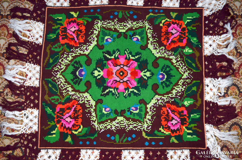 Transylvanian tablecloth