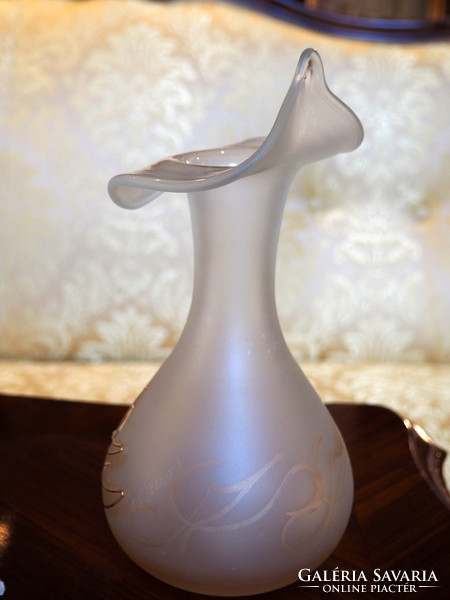 Glass vase