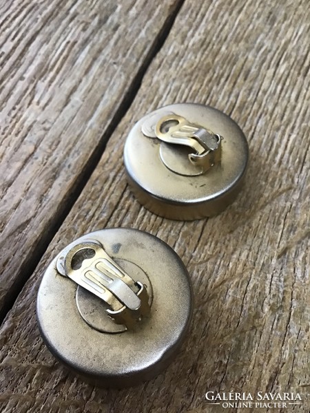 Old laurel clip earrings