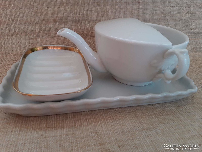Antik fehér porcelán beteg  ápoló szett itató csésze szappantartó porcelán tálcán
