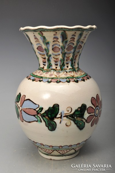 Large vase of majolica folk pattern from Hódmezővásárhely, hmv lázi j, 1930s. 24.5 cm