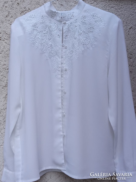Beautiful embroidered women's blouse size 12