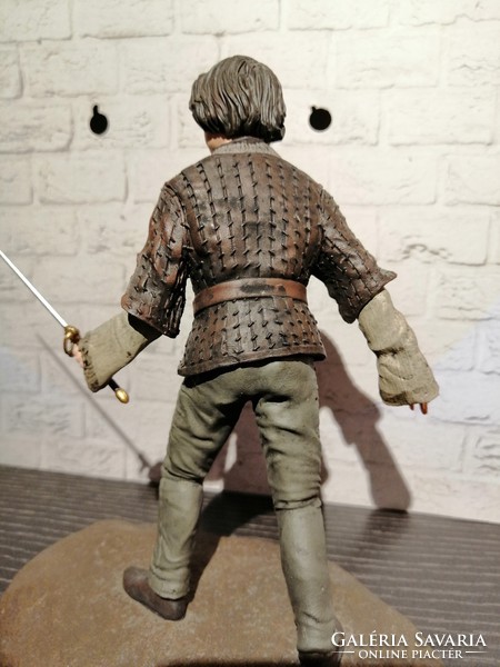 Action figure fighting for thrones