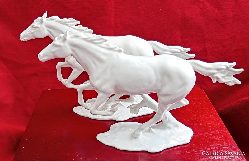Kaiser white porcelain horse bochmann 2pcs each