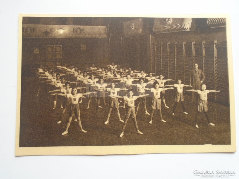 D185228 budapest, gracious-teaching piarist grammar school - 1932 gym - -rigler