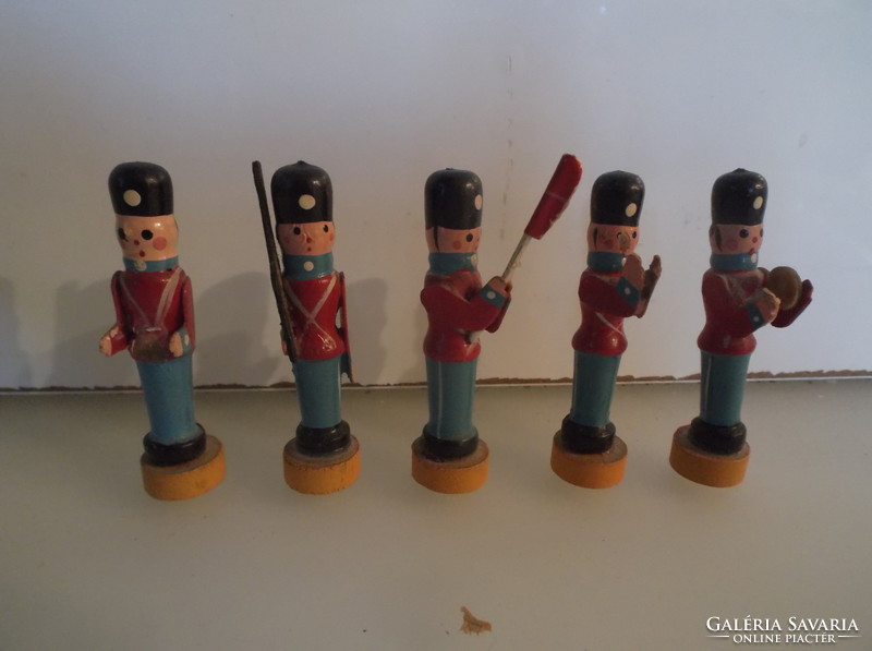 English soldier - wood - 5 pcs - old - 5 x 3 cm - perfect