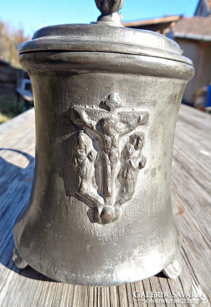Late Baroque 18th century tin cup with lid