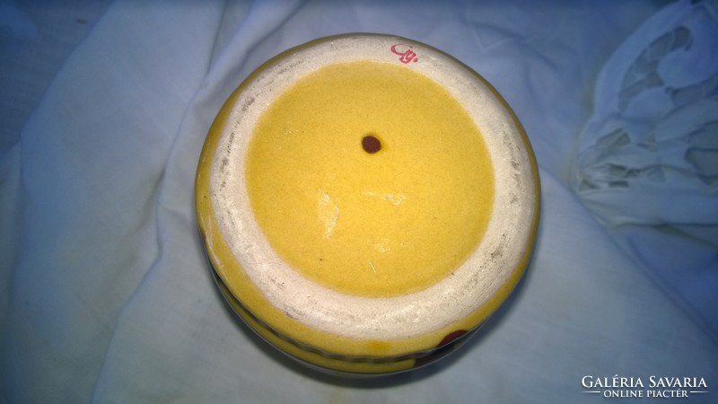 Ceramic honey jar with honey drip