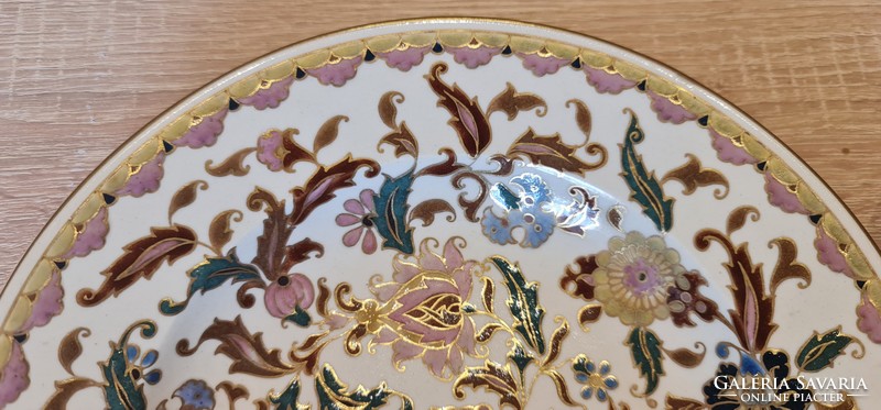 Zsolnay decorative plates in pairs