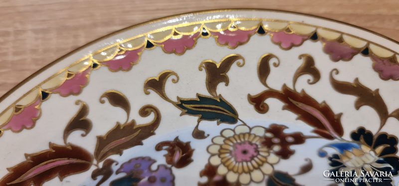 Zsolnay decorative plates in pairs