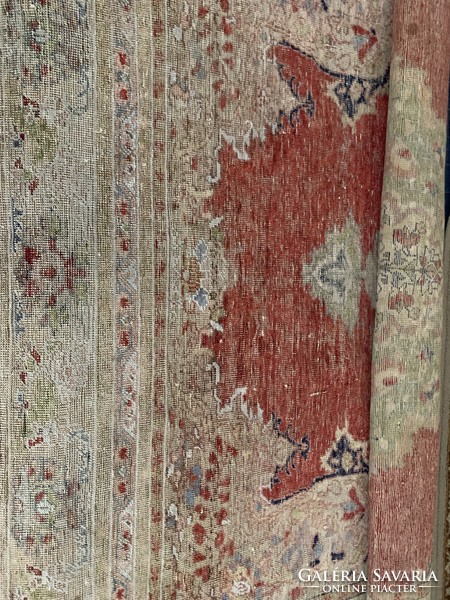 Vintage a javából, több mint száz éves antik perzsa szőnyeg