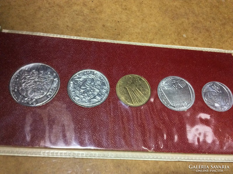 Vatican circulation coins from 1975