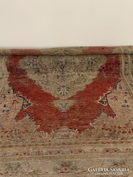 Vintage a javából, több mint száz éves antik perzsa szőnyeg