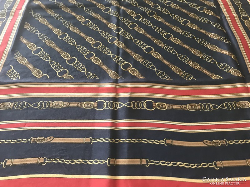 Feliciani selyemkendő meggypiros és tengerészkék színekkek