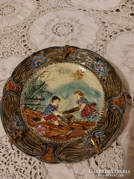 Tinned French majolica wall plate