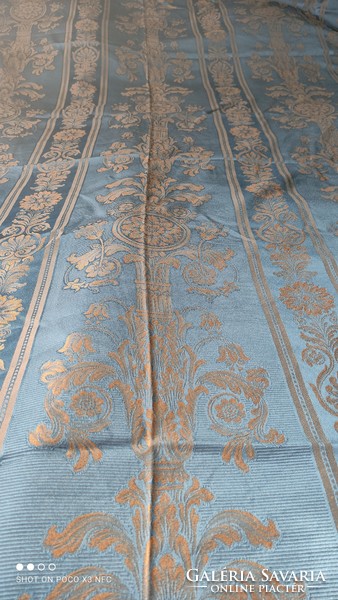Extremely elegant bedspread sewn finished in blue gold