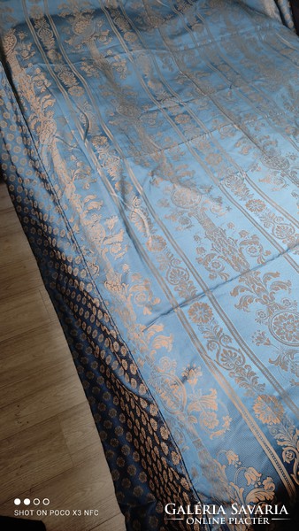 Rendkívül elegáns ágytakaró készre varrva kék arany színben