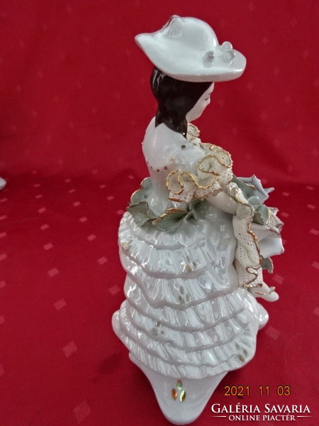Alba Julia porcelain figurine, hand-painted, lady with a bouquet of roses, height 18.5 cm. He has!
