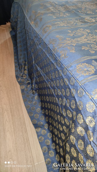 Rendkívül elegáns ágytakaró készre varrva kék arany színben