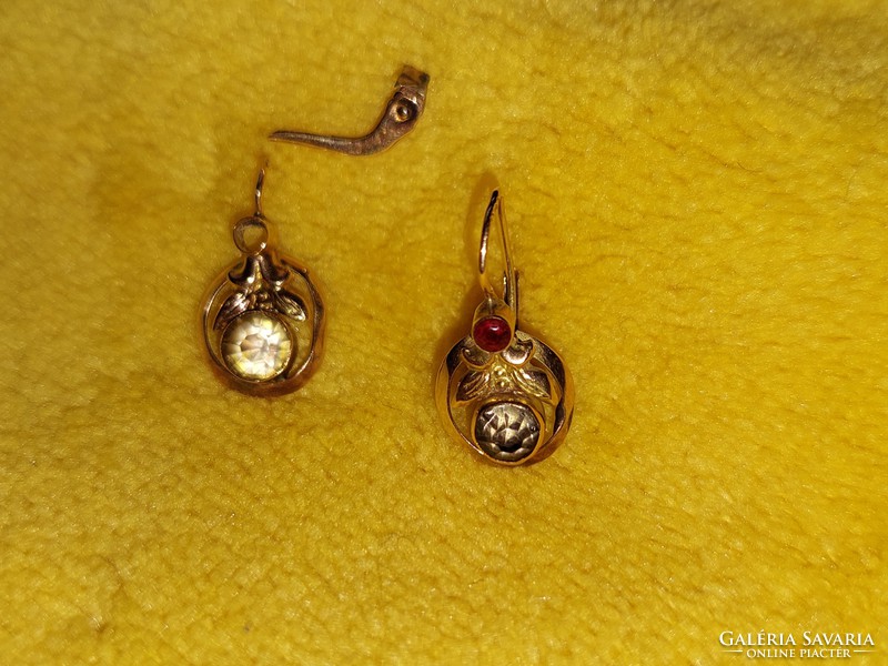 Buton gold earrings antique 14k. Around 1930