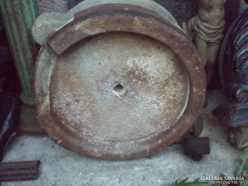 Rare red antique 1700 hand grinding stone grinding mill manual mill millstone original carved stone