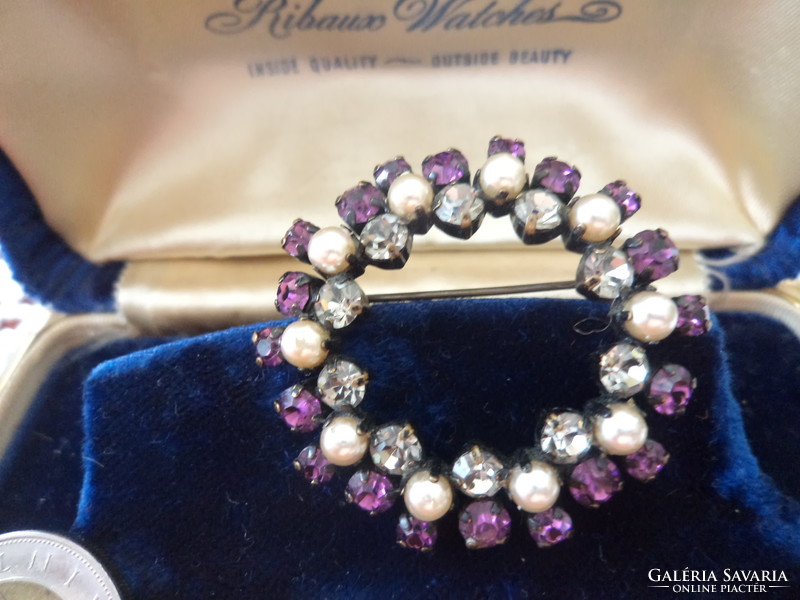 Jewelry brooch with purple stones and beads 4.3 cm