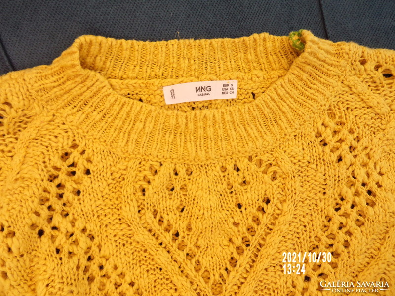 Lemon yellow mango sweater