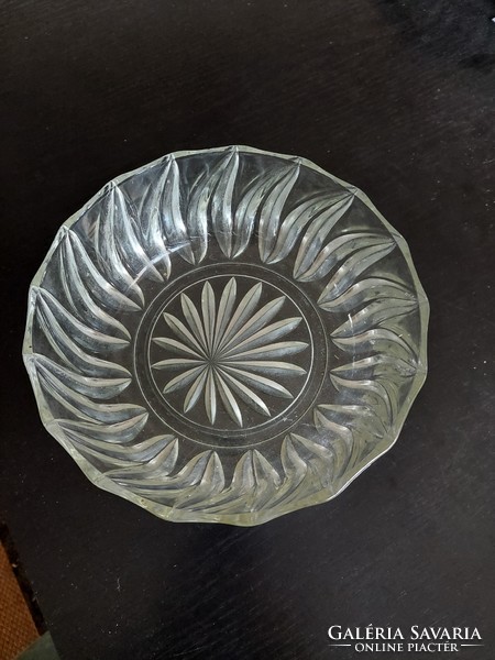 Ardecó glass bowl with engraved pattern