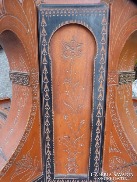 Transylvanian engraved table. / Biedermeier