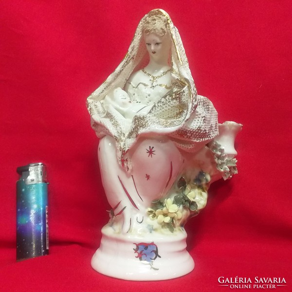 Madonna Gyermekével Áttört Porcelán Figura Gyertyatartóval.