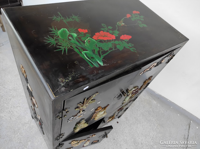 Antik kínai bútor festett gyöngyház dombor berakásos gésa fekete lakk szekrény 4606
