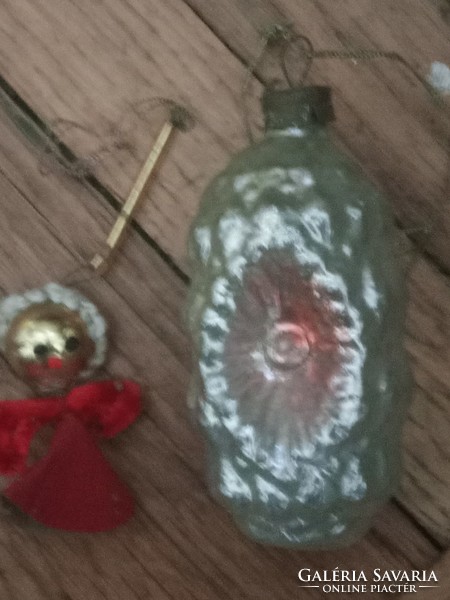 Két üveg karácsonyfadísz az 1970-es évekből