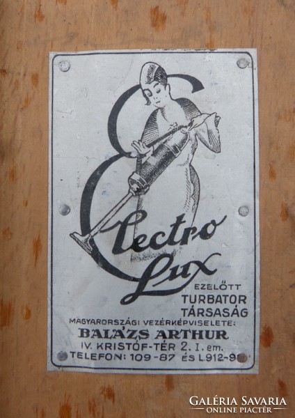 1920/30 -as évek Electrolux porszívó.