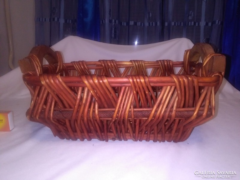 Wicker basket, table serving, fruit basket, storage