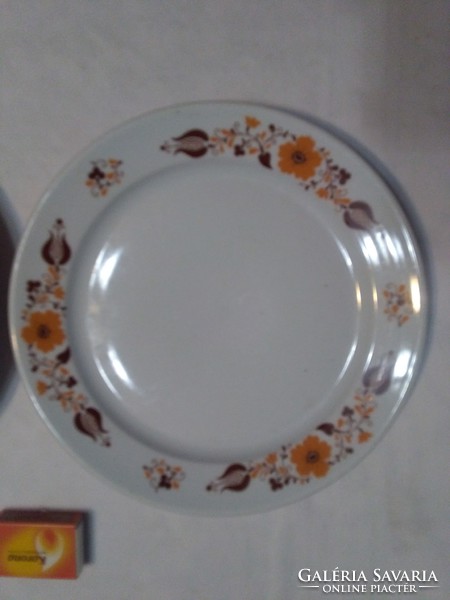 Lowland porcelain flat plate - two pieces together
