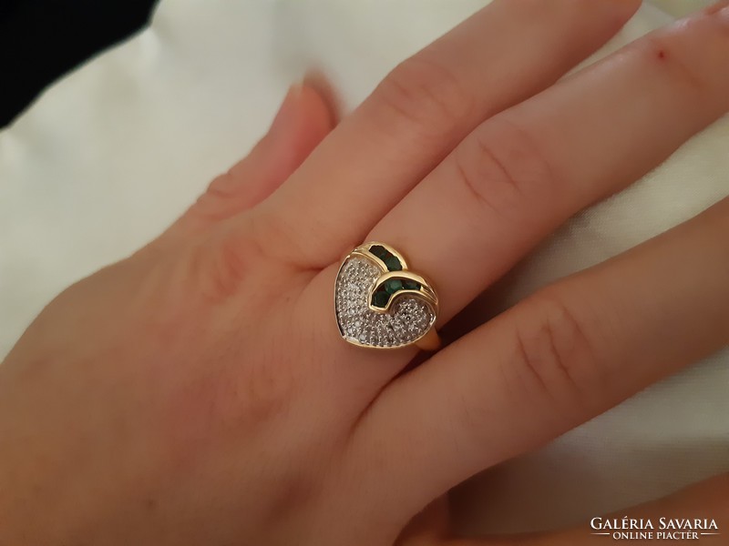 0.40Ct diamond and emerald gold 14 kr ring