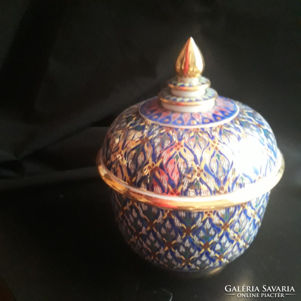 Kézzel festett tájföldi benjarong porcelán cukortartó