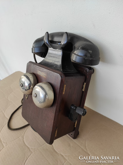 Antique wall mounted wooden box clamshell crank telephone 4621