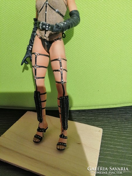 Action figure movie character sin city gail