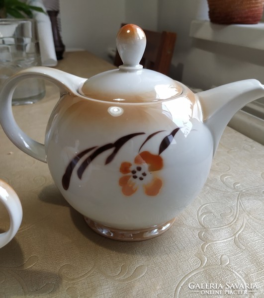 Porcelain tea jug, bonbonier for sale!