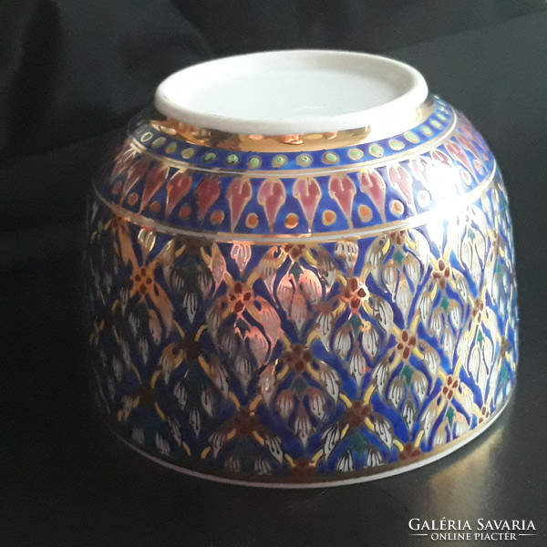 Kézzel festett tájföldi benjarong porcelán cukortartó