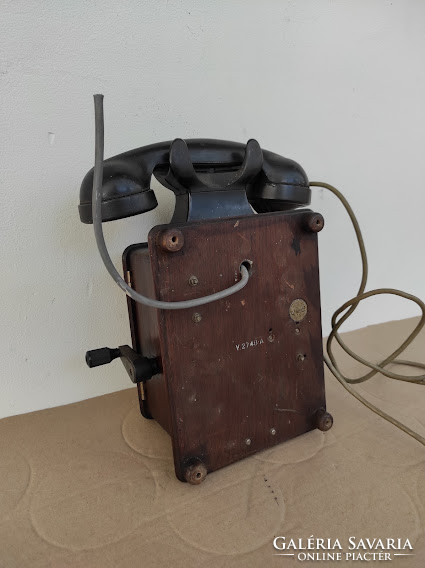 Antique wall-mounted wooden box shell phone