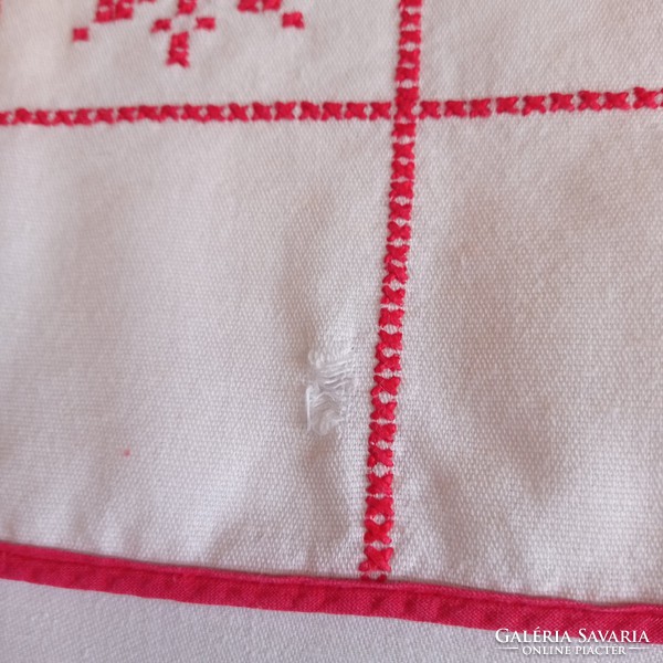 Embroidered cross-stitch tablecloth, 150 x 120 cm