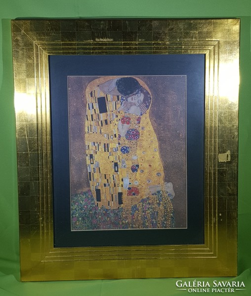 G. Klimt: A csók - modern nyomat gyönyörűen keretezve