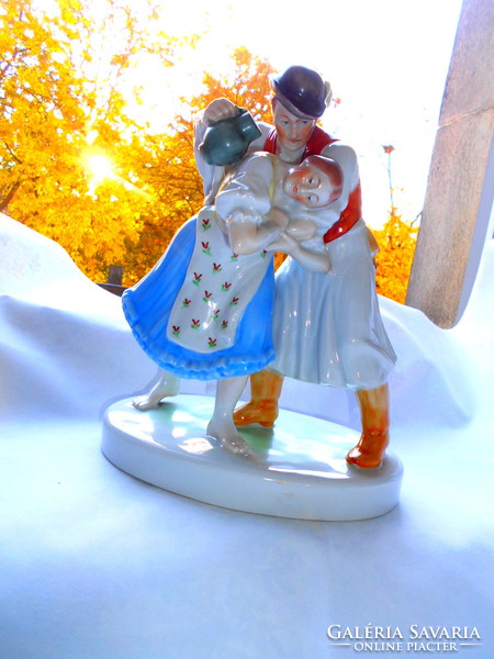 Watering can Herend showcase figurine couple