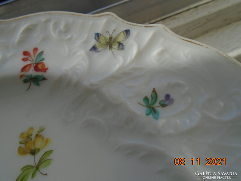 Egyedi kézzel festett Meisseni rovar és virág mintákkal PLS Geschütz  csipkézett tányér